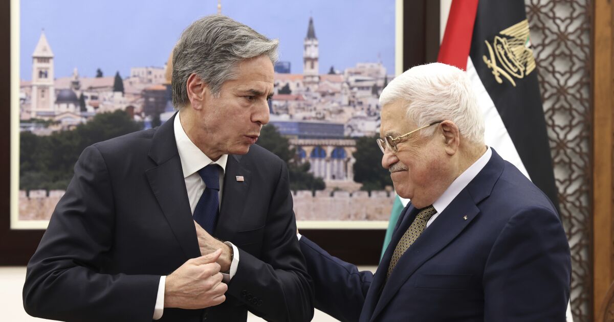 Blinken visits the Palestinian West Bank and meets with Abbas